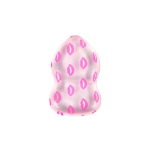 BYS Silikoonist meigisvamm Eskimo Clear with Pink Lips Silikoonist meigisvamm on ideaalse kujuga, et meik sujuvalt näole kanda. Saavutad veatu ja hajutatud lõpptulemuse. 100% silikoonist svamm ei ummista poore, on ultra-hügieeniline, kauakestev ning ei kogu endasse meigitoodete jääke. Sobib vedelate ja kreemjate jumestustoodete pealekandmiseks. Vajadusel võid lõppviimistluseks kasutada meigisvammi või pintslit. Kasutamine: pane väike kogus jumestuskreemi meigisvammile ning seejärel kanna kergete ringjate liigutustega näole. Peale kasutamist pese svamm vee ja seebiga, loputa ning lase õhu käes kuivada. Vegansõbralik