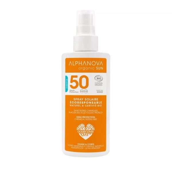 Alphanova Sun SPF50 orgaaniline päikesekreem EI SISALDA keemilisi filtreid, parabeene, säilitusaineid. Tootest on eemaldatud ka tsinkoksiid. Kreemi koostis ei ohusta merevee ökosüsteemi ega koralle. Mõnusa Monoi lille lõhnaline päikesekreem sobib kasutamiseks lastele ja täiskasvanutele. Kreem pakub kaitset koheselt peale nahale kandmist. Kreemi koostis ei ummista poore. See ei ole kleepuv ja see ei jäta nahka rasvaseks. Koostises olevad orgaaniline jojooba- ja tamanuõli ning aloe vera lehe mahla pulber niisutavad ja kaitsevad nahka. Väga veekindel kreem. Kreemi aktiivsed koostisained: Aloe vera – nahka niisutava ja põletikuvastase omadusega Jojoobaõli – nahka niisutavaja põletikuvastase omadusega (looduslik päikesekaitse SPF4) Tamanu õli – kaitseb nahka UV kiirte kahjustuste eest, vähendab päikesepõletuse teket Titaan dioksiid – mineraalne filter, mis kaitseb UVA ja UVB kiirte eest, peegeldades need tagasi juba naha pinnalt. Koostisosad ei kahjusta merevee ökosüsteemi ega koralle. Kreem pakub nahale kaitsetkohe peale nahale määrimist. Väga veekindel.