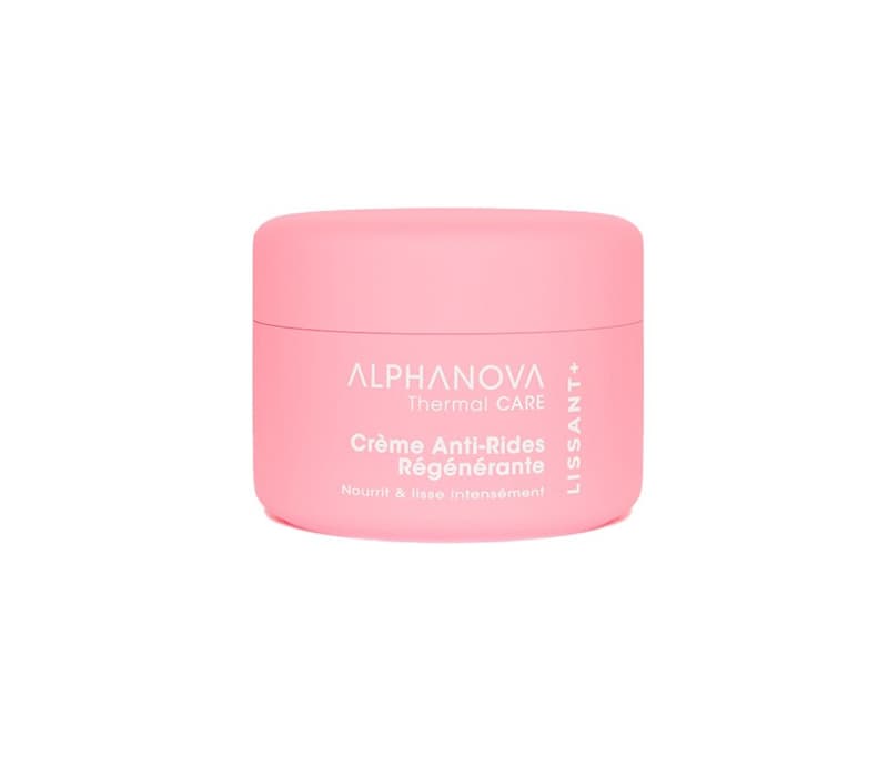 Alphanova Thermal Care taastav kortsudevastane kreem toidab ja silub kuiva nahka intensiivselt. Selle rikkalikus termilises koostises on ühendatud kaks hüaluroonhapet ja kaks kortsudevastast toimeainet: Power HBR ja Ayurveda püha basiilik ning intensiivne orgaaniline toitekompleks, mis vähendavad kortse, vähendavad punetust ja stimuleerivad naha elastsust. 95% väidavad, et dehüdratsioonikortsud tunduvad pehmenenud. (Power HBR test, 20 naist 28 päeva, kaks korda päevas). Selle kreemjas, toitev ja mittekleepuv tekstuur täidab ja taastab naha sära ja elastsuse. Selle õrn aroom, nii lilleline kui puudrine, muudab pealekandmise väga meeldivaks. Peened jooned ja kortsud vähenevad. Nahk on särav, intensiivselt niisutatud ja nooruslikult särav. 99% looduslikku päritolu koostisosi – 40% orgaanilisi koostisosi. Kelle jaoks ? Normaalne kuni väga kuiv nahk. ALPHANOVA Thermal Care on erakordse efektiivsusega looduslike hoolduste sari, mis ühendab endas: • Uuenduslikud uue põlvkonna looduslikud toimeained • Provence’i rahustav termaalvesi • Sertifitseeritud mahe- ja vegantoote loomulikkus