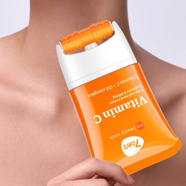 Näokreem 7DAYS MY BEAUTY WEEK Vitamiin C 80 ml + 3D masseerija intensiivseks niisutuseks, tõstmiseks ja naha säramiseks. Kahetoimeline C-vitamiiniga niisutav näokreem: 24-tunnine niisutus + näomassaaž. 3D FACE FIT Massager annab tõstva efekti, vähendab turseid, silub kortse ning kujundab kindla ja kindla näokontuuri.