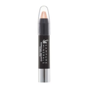 Mineraalne highlighter-pulk on lihtne viis saavutada särav jume vaid sekunditega. Selle pulgakujuline koostis võimaldab kiiret ja täpset pealekandmist — lihtsalt kanna seda põsesarnadele, kulmuluule või dekolteele, et saavutada õrn ja terve sära. Mineraalidega rikastatud highlighter toidab nahka ilma seda kuivatamata. Sobib suurepäraselt igapäevaseks kasutamiseks, andes sulle värske ja särava ilme kogu päevaks. Glowing Star on särav roosakas šampanja toon. Katvust võimalik kiht-kihi haaval lisada (kergest kuni tugeva katvuseni) Kergesti hajutatav Vegan koostis Ideaalne kaasas kanda ning vajadusel lisada Kasutamiseks nii põsesarnadel, kulmuluul, huultel kui ka kehal